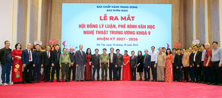 Ra mắt Hội đồng Lý luận, phê bình văn học Trung ương khóa V, nhiệm kỳ 2021 - 2026